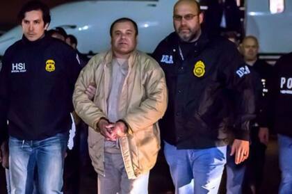 Guzmán fue extraditado de México a EE.UU. en enero de 2017, en donde enfrenta un juicio que le podría llevar a la cadena perpetua