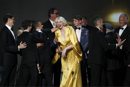 Gwendoline Christie festeja el premio mayor para Game of Thrones en los Emmy