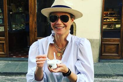Gwyneth Paltrow tiene un blog sobre bienestar y estilo de vida, llamado Goop, en el que brinda numerosas recomendaciones, aunque muchas de ellas resultan controvertidas