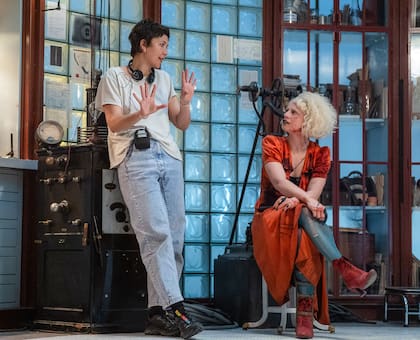 Gyllenhaal y Buckley ya habían trabajado juntas en La hija oscura; en esta nueva colaboración profundizan una alianza creativa que, según ambas, se basa en el riesgo y la honestidad emocional