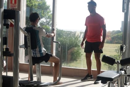 Gym para entrenar con vista al mar.