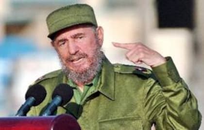 El presidente cubano Fidel Castro durante un discurso en La Habana, en 2004. Castro convirtió el caso de los espías en propaganda 