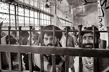 Había mas de 10 kilómetros de fila entre las personas que intentaban cruzar la frontera