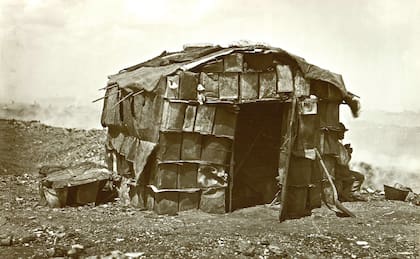 "Habitación particular en la quema de basura" de Harry Grant Olds - 1901