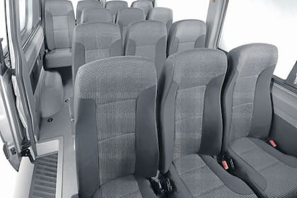 Habitáculo de la Combi 15+1, la versión de pasajeros pequeña