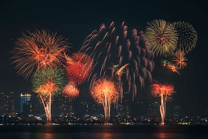 Habitantes y visitantes de Chicago también podrán gozar de un espectáculo precio a la Nochevieja, el sábado 27 a las 8 pm