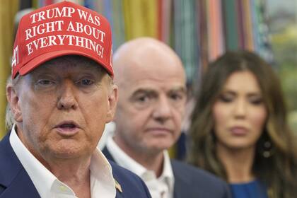 Habla Trump, escucha Infantino: una escena de la reunión de este viernes