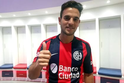 “Hablé con Juan Antonio Pizzi y me motivó. Creo que puedo adaptarme a todas las posiciones”, asegura Menossi