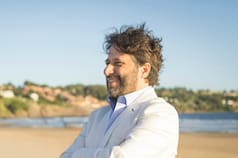 Mística, playa y rock: quién es el argentino que está detrás del festival de música más elogiado de Punta Ballena