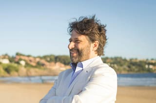 Mística, playa y rock: quién es el argentino que está detrás del festival de música más elogiado de Uruguay