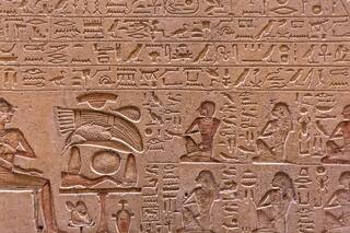 Hay más de 300 misiones de 26 países buscando tesoros entre tumbas, momias y pirámides en Egipto