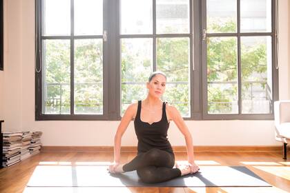 Hace algunos años que Paloma encontró en el yoga una nueva disciplina para mantenerse en forma y cuidar su cuerpo. Además, continúa dando clases y cursos en distintas provincias.