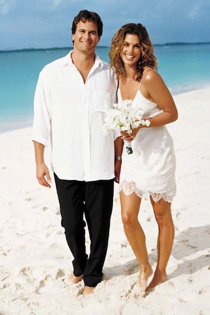 Hace casi treinta años que está casada con Rande Gerber, a quien le dio el “sí, quiero” en una íntima ceremonia en una playa de California