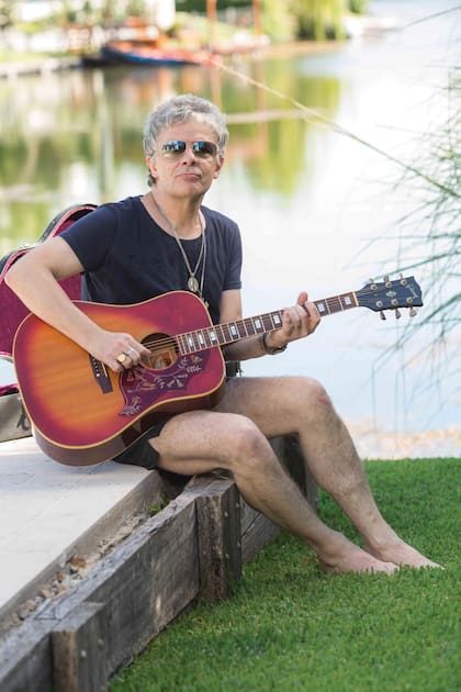 Hace más de diez años, Juanse tuvo una conversión que le cambió la vida. Incluso,
hace cinco años que estudia Teología en el Champagnat e intenta ir a misa a diario.