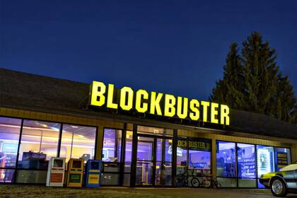 Hace más de un año que la sucursal de la localidad de Bend se convirtió en el último local de Blockbuster cuando cerraron sus puertas las tiendas de Alaska y la de Perth, Australia