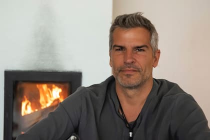 “Hace poquito estoy en una relación. Se llama Julieta, y puedo decir que es una gran compañera. Nos conocimos en una comida que organizó Gaby Álvarez en una parrilla”, revela.