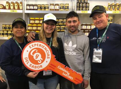 Hace tres años participaron por primera vez de la exposición de Caminos y Sabores y ganaron el premio a la mejor miel de la muestra en “Experiencias del Sabor”