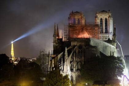 Hace un año la catedral de Notre Dame fue devastada por un feroz incendio que la destruyó casi en su totalidad