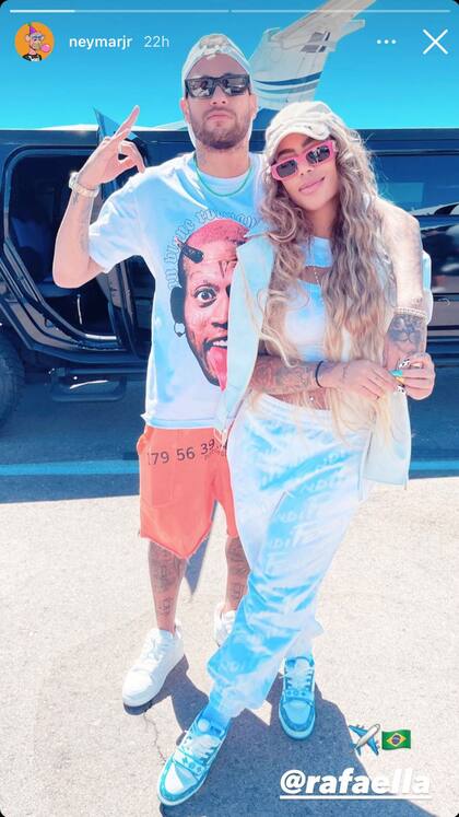 Hace unas horas, Rafaella y Neymar publicaron esta fotografía en la anunciaron su próximo destino, Brasil, hacia donde volaban cuando el avión privado sufrió un problema técnico