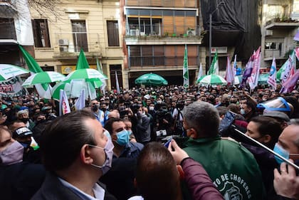 Hace unas semanas Pablo Moyano encabezó la protesta por la falta de pago a los empleados de Garbarino, cuya situación se agravó en el último mes