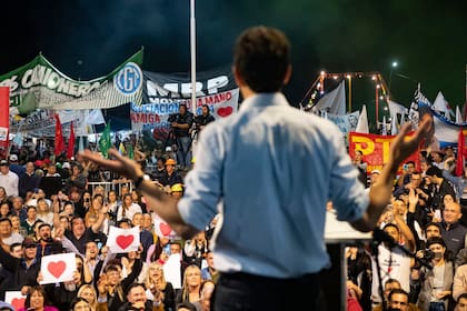 Hace unos días, De Pedro asistió a una charla con más de 1500 jóvenes y referentes de todas las provincias del nordeste, que se realizó en el Club Juventud de Villa Centenario.