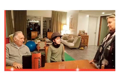 Hace unos meses, en el reencuentro con los abuelos, Alberto Pedro Heguy y Silvia Molinari. Todavía usaba el casquito protector