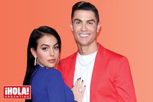 Hace unos meses saltaba una noticia que hacía sonar campanas de boda. Cristiano Ronaldo le había regalado a Georgina Rodríguez un majestuoso anillo que se interpretó como una señal, ahora sí, de un futuro enlace. Aunque de momento no hay constancia de que vayan a pasar por el altar, sí trascendió que la pieza era el anillo de diamantes más caro del que se tiene constancia: es de la firma Cartier y vale unos 700.000 euros.