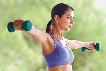 Hacer ejercicio es una buena opción para enfocarse en uno mismo y dejar de pensar en un amor imposible, según señala la inteligencia artificial