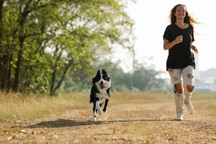 Hacer running con tu mascota es posible (Foto Pexels)