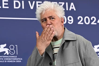 “Hacer una película completamente en inglés fue como empezar una nueva vida", confesó Almodóvar, una de las celebridades más esperadas de la Mostra