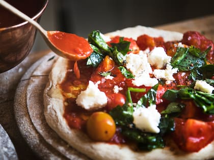 Hacer una pizza todos juntos