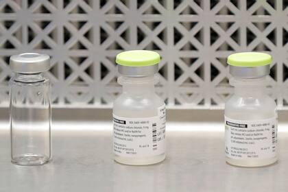 Hacer una vacuna lleva, normalmente, años; los laboratorios están trabajando en tiempos récords para poder encontrar la solución contra el coronavirus