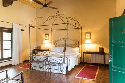 Hacienda de Molinos, un hotel boutique de 18 habitaciones y piscina.