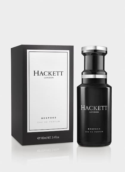 Hackett sobeu o Combina Añejo Ron e as sementes de coentro e está entre a lista de perfumes com o melhor aroma