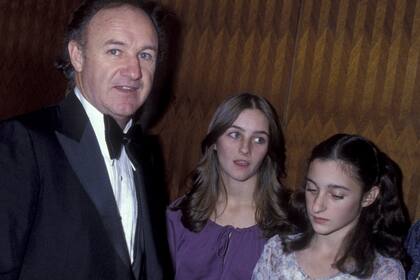 Hackman junto a Elizabeth y Leslie en una foto de 1978