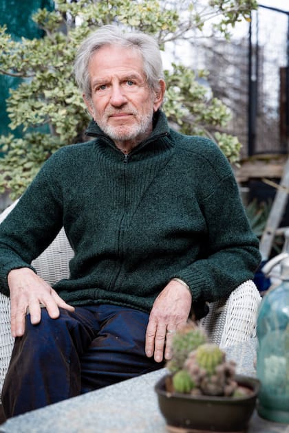 “Hago cosas todo el tiempo. Lo importante es no dejar que la cabeza se duerma. Si le doy un oficio para que aprenda, la saco de su hipnotismo”, dice.