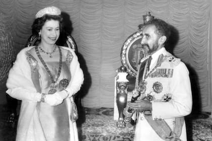 Haile Selassie con la Reina Isabel