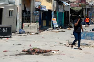 Un país del Caribe se hunde en una crisis de violencia: el primer ministro no está y las pandillas amenazan con un genocidio