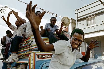 Haitianos celebran la caída de Baby Doc Duvalier, el 7 de febrero de 1986