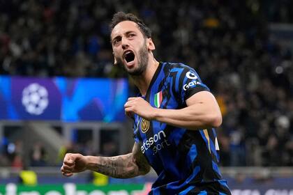 Hakan Çalhanoğlu, figura de Inter y de Turquía