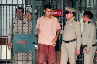 El caso del futbolista detenido cuando llegó a Tailandia para su luna de miel