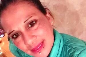 Hallan a una mujer asesinada y enterrada en baño en una casa en construcción y detienen a su pareja. La víctima, identificada por los voceros como Raquel Verónica Ibarrola