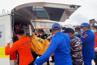 Hallan el cuerpo de integrante de familia española tras hundimiento de bote en Indonesia