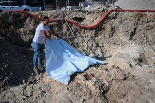 Hallan más sepulturas de la época de la Guerra Civil en un parque en Grecia