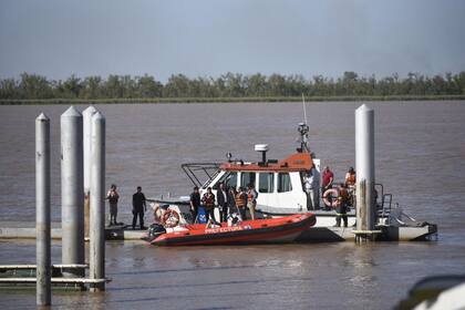 Hallan un cadáver en el río y creen que es de un joven que el lunes fue echado de un boliche de Rosario