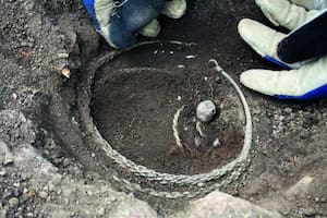 Hallaron en Suecia un tesoro de plata vikingo nunca antes visto (Fuente: Arkeologerna)