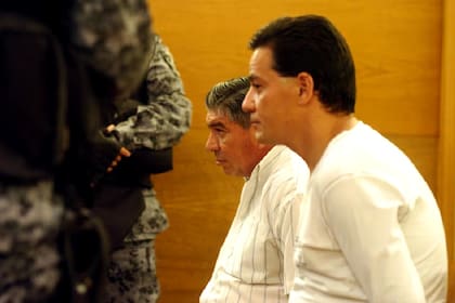 Horacio Antonio Grasso, quien residía en el departamento, era un expolicía condenado a 27 años de prisión por el asesinato del niño Facundo Novillo en 2006