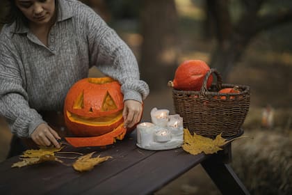 Halloween celebra los aspectos más paganos del culto a los espíritus de ultratumba y los difuntos (Pexels/MonsteraProduction)