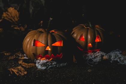 Halloween es una tradición estadounidense en la que se cree que los muertos caminan entre los vivos cada 31 de octubre (Pexels/Toni Cuenca)