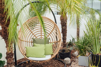 Hamaca de Hometh en el jardín californiano.